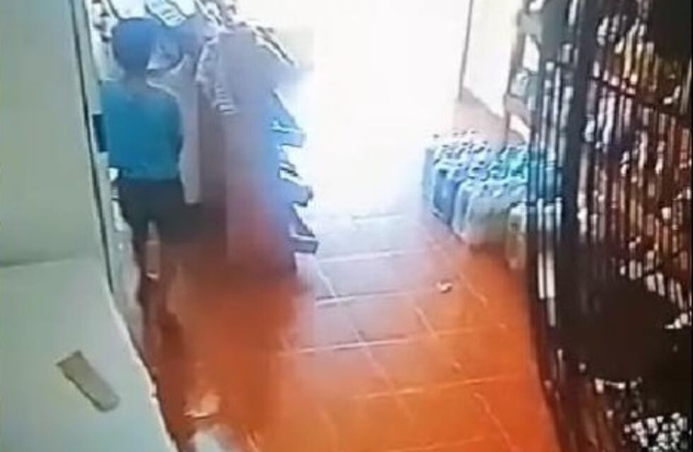 Menor de edad sustrajo dinero de un local comercial en Eldorado