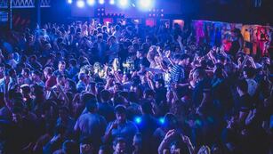 Un boliche mendocino discriminó a más de 20 mujeres por su contextura fisica.