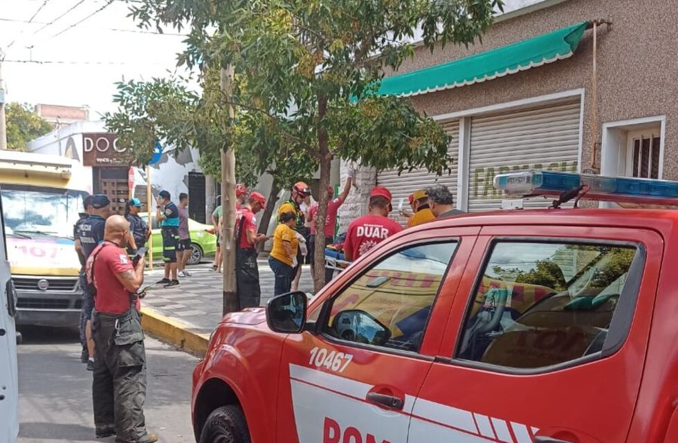 Incendios urbanos en Córdoba: se prendió fuego una casa y hay heridos