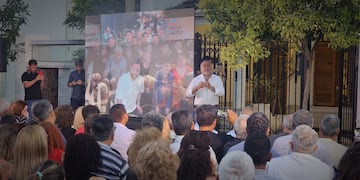 Inauguración de la sede central del Frente Cívico, en la casa de Luis Juez en barrio Providencia, de Córdoba capital. (La Voz)