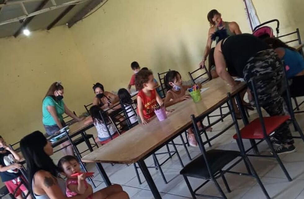 Promueven red de educadores para acompañar la vuelta a clases de chicos de barrios populares