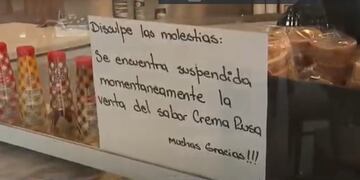 El dueño explicó que es su forma de repudiar la guerra.