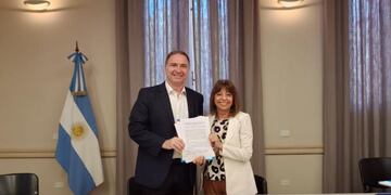 El convenio busca potenciar la cooperación entre Tucumán y Córdoba para mejorar la educación pública.