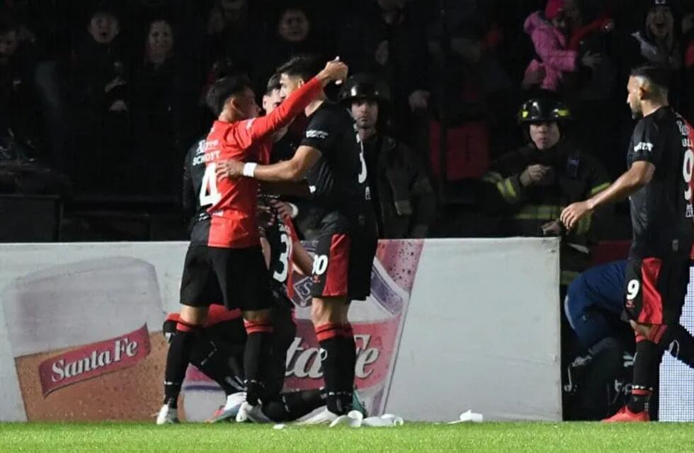 Augusto Schott fue titular en el triunfo de Colón ante Estudiantes en Santa Fe