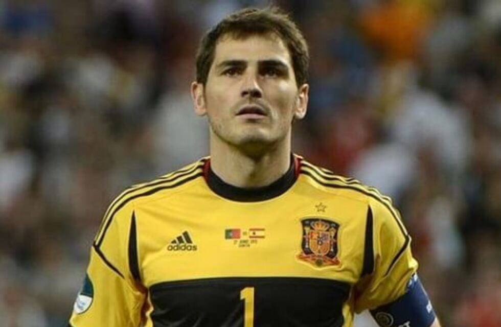 “Soy gay”: el tuit de Iker Casillas por el que acusó un hackeo y la broma de Carles Puyol