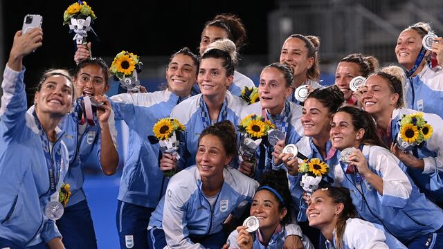 Las Leonas, con Clara Barberi, ganaron la medalla plateada.