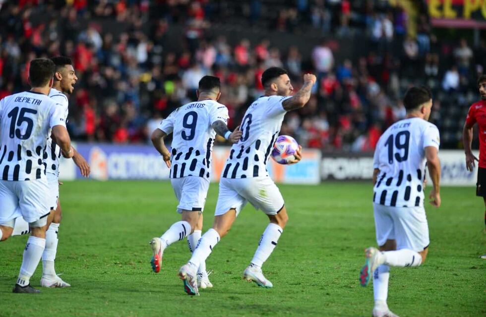 Nahuel Bustos: su regreso al gol, el elogio de Andrés Fassi y un golpe que alertó a Talleres