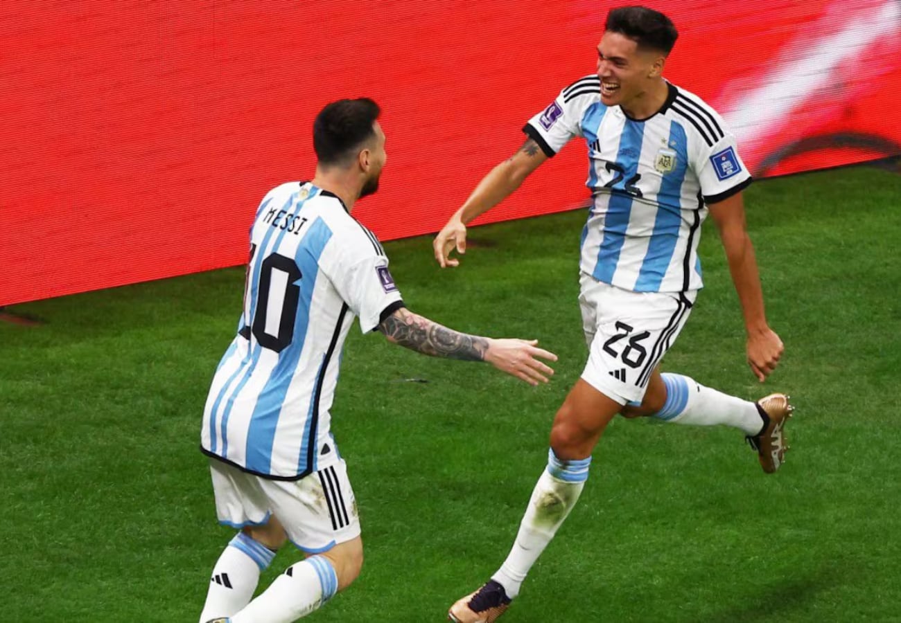 Messi festeja el gol de la Selección Argentina.