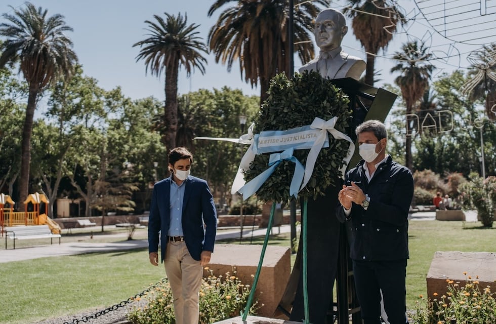Sergio Uñac encabezó el acto por el Día de la Lealtad en San Juan
