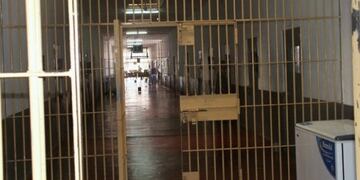 Intentó ingresar droga y un celular en una visita a un recluso en Eldorado.