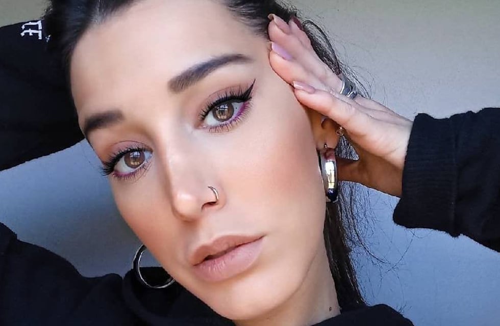 Escote, cadenas y muchas transparencias: Juliana Díaz mostró sus dotes de modelo y volvió locos a los fans