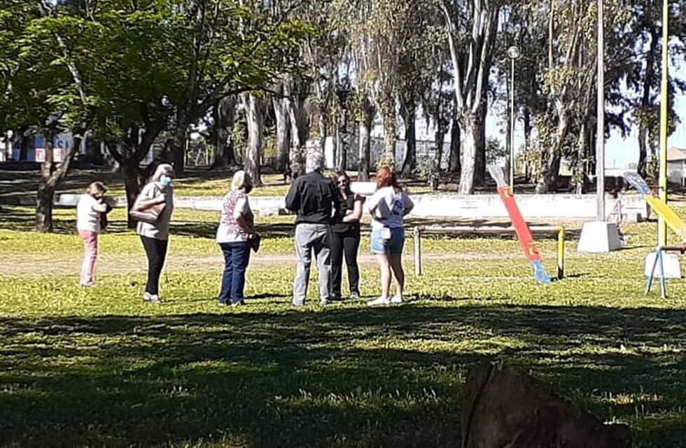 Ambientalistas se reunieron con el secretario de Obras en el Parque Sarmiento