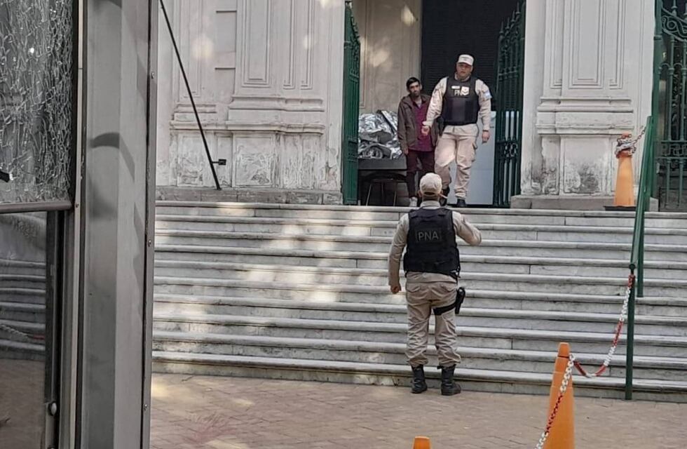 Balaceras en Rosario: detuvieron al presunto autor del ataque al edificio de Tribunales Federales