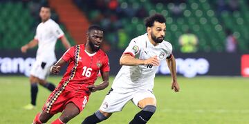 Mohamed Salah, figura del Liverpool y capitán de Egipto, enfrentará a Costa de Marfil en octavos de final.