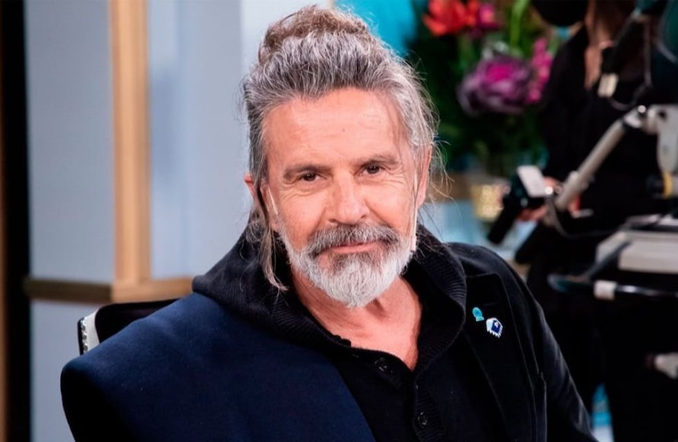 Decoración campestre, amplias ventanas y rodeada de naturaleza: así es la exclusiva casa de Osvaldo Laport