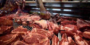 El Gobierno congela precios de alimentos, entre otras medidas. (LA VOZ/Archivo)