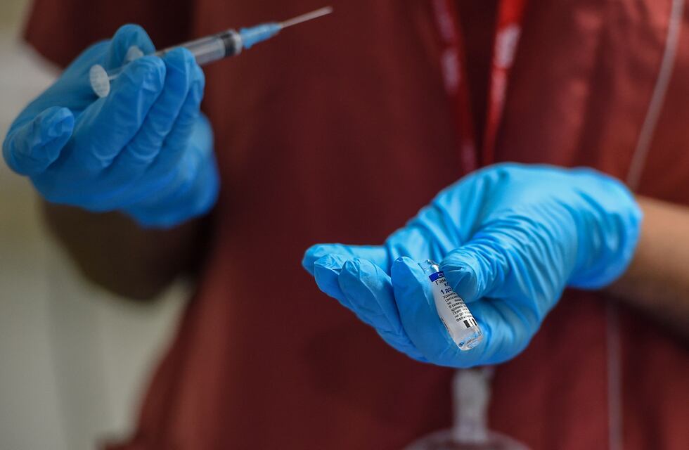 Coronavirus: “Estamos esperando recomendaciones para poder vacunar a menores de 18 años”