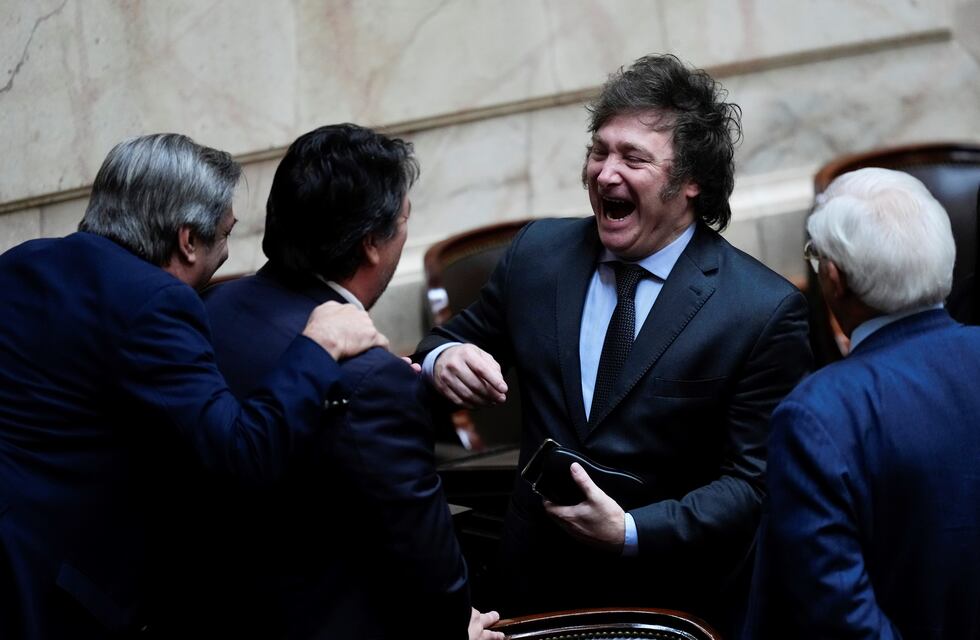 Milei confirmó a Caputo y Francos como ministros, mientras Bullrich dio otro paso para integrar el próximo gabinete