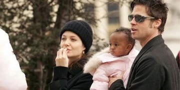 Angelina Jolie y Brad Pitt con Zahara cuando era una beba.