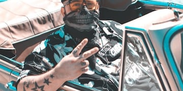 El líder de Purple House protagonizó una producción que incluyó imágenes de actos de La Cámpora.