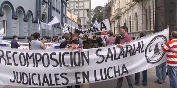 Los Judiciales paran 48 horas en reclamo de la aplicación de la Ley de Enganche.