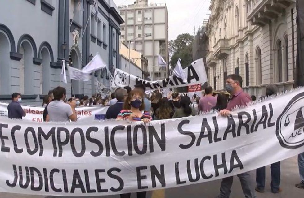 Judiciales paran por 48 horas: reclaman la aplicación de la ley de enganche para sus salarios