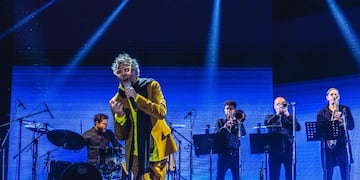 Fito Páez volvió a Mendoza con un espectacular show celebrando sus 30 años después del amor