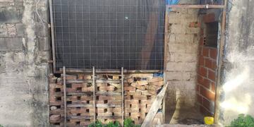 Encontraron sin vida a un hombre en una vivienda precaria de barrio Alvear. (@JoseljuarezJOSE)