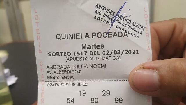 El joven se presentó con la boleta que acredita ser el ganador del millonario poso.