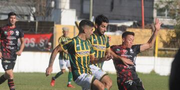 Sporting perdió en Ingeniero White 3 a 2 ante Comecial.