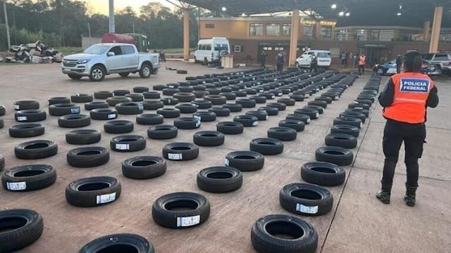 Frustran el envío de neumáticos sin aval aduanero en Eldorado.