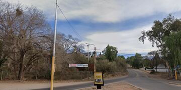 El hombre de 70 años fue sorprendido en el interior de su vivienda -cerca de los Caracoles ce Chacras- por los delincuentes, quienes le robaron 3 armas de fuego, dos anillos de oro y 50.000 pesos en efectivo. Foto: Google Maps.