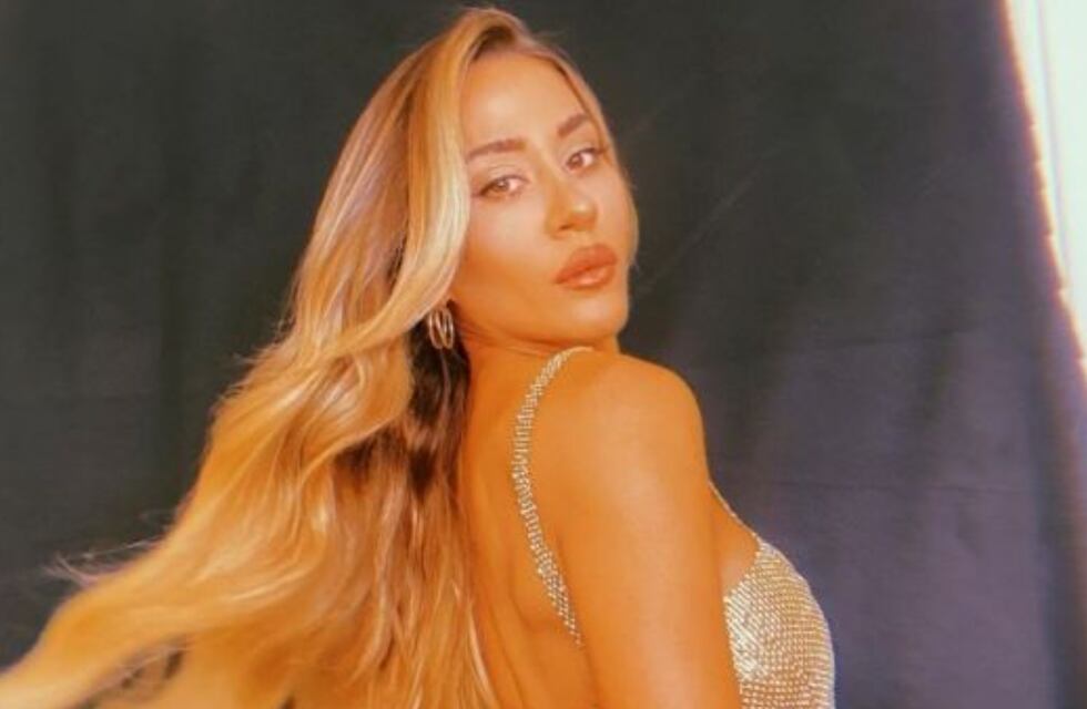 Jimena Barón posó en ropa interior rosa y dejó un misterioso mensaje