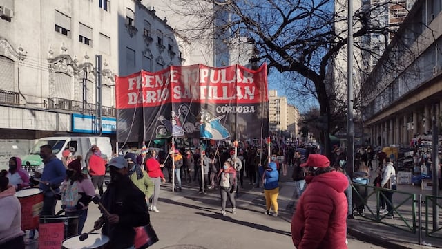 La protesta es encabezada por el Frente Darío Santillán Córdoba.
