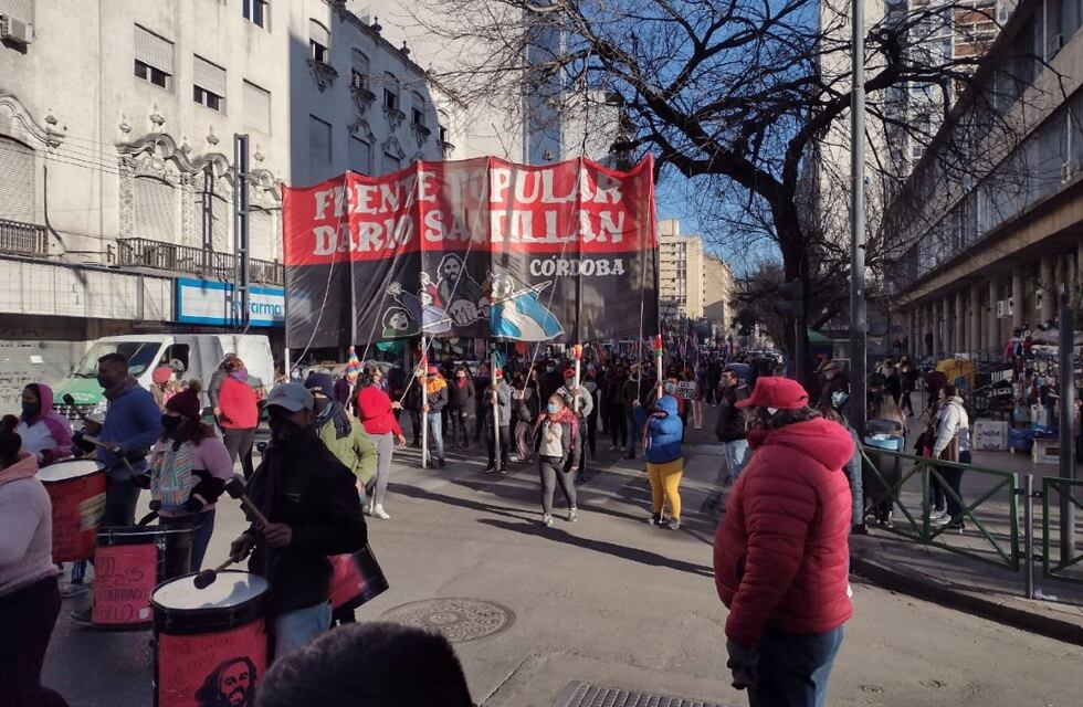 Marchan en Córdoba, por los 20 años de los asesinatos de Kosteki y Santillán