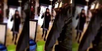 En el local de Gorriti al 300 filmaron la irrupción de la Policía. (Captura de video)
