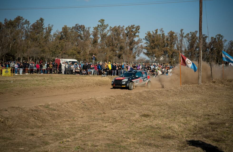 Con un marco impresionante de público, Arturo Gropo y Carlos Mauri se llevaron el Super Especial en el Rally de Arroyito