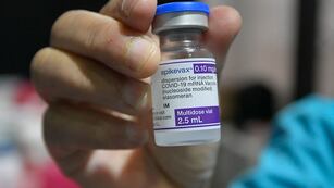 La mujer de Río Cuarto denunció que perdió el 75 por ciento de movilidad de su cuerpo tras aplicarse la vacuna de Astrazeneca contra el coronavirus.