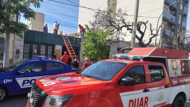 Dos trabajadores sufrieron heridas tras un accidente laboral en una casa en Córdoba.