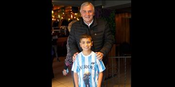 El gobernador Gerardo Morales conoció a Thiago Huenchillán en Ushuaia, donde ambos participaron de los actos por los 40 años de la guerra de Malvinas.