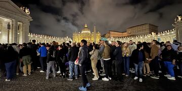 Multitudinaria despedida del Papa Francisco