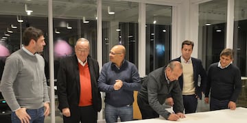 Sánchez participó en Tandil de una reunión para reactivar el tren de carga en la región hasta Puerto Quequén