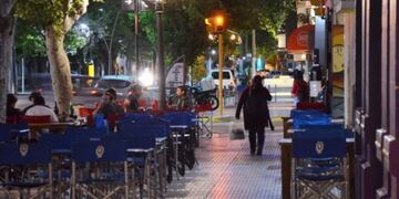 El sector gastronómico asegura que no acatarán las nuevas medidas de restricción