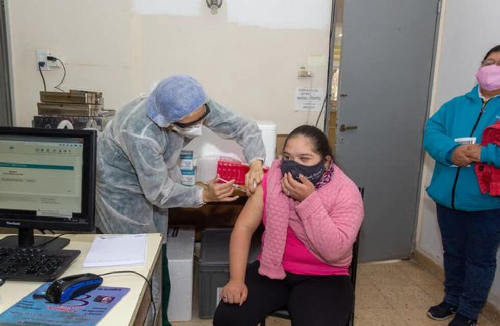 Soldini vacuna a personas con discapacidad