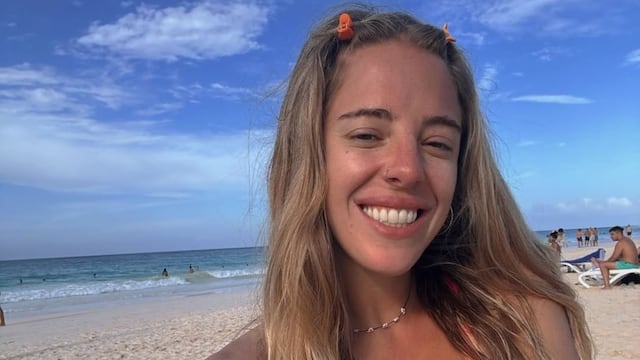 Nati Jota posó frente al espejo y desató pasiones con un top mega diminuto y un pantalón estilo cargo