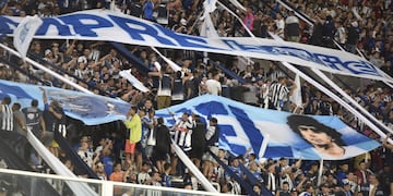 La hinchada de Talleres, a pleno en el Kempes, en el partido ante River po la Copa de la Liga Profesional. (Facundo Luque / La Voz)