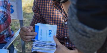 Documentos y pasaportes acumulados en San Luis. Imagen ilustrativa.