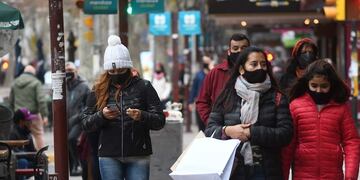 Para este viernes se espera que seguirá el frío pero el sol se asomará en algunos momentos. Marcelo Rolland/Los Andes