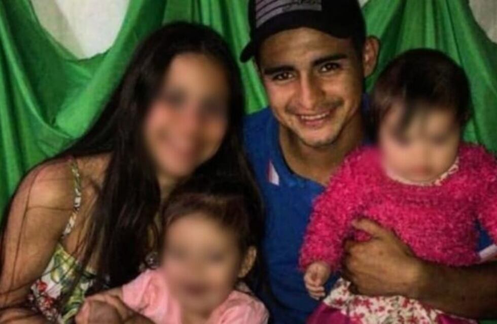 Denuncian que el desagüe en el que cayó y murió un joven está abierto hace más de un año y sus familiares piden justicia