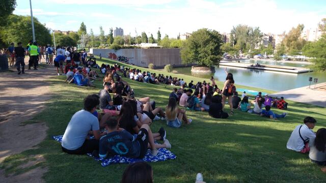 Detuvieron a un hombre por robar un parlante en el Parque Central